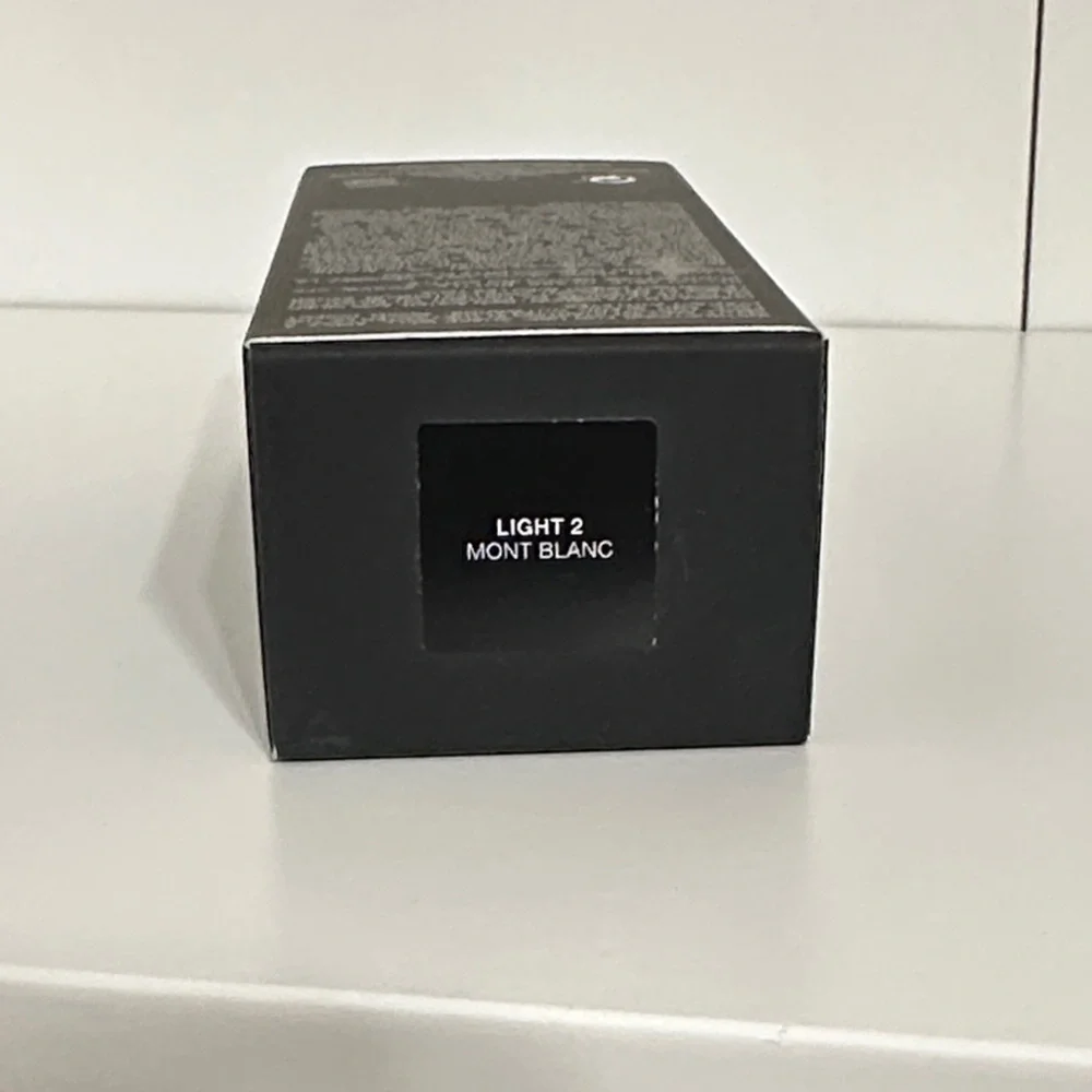 Light 2 Mont Blanc—NARS Light Reflecting Foundation - Picture 7 of 15